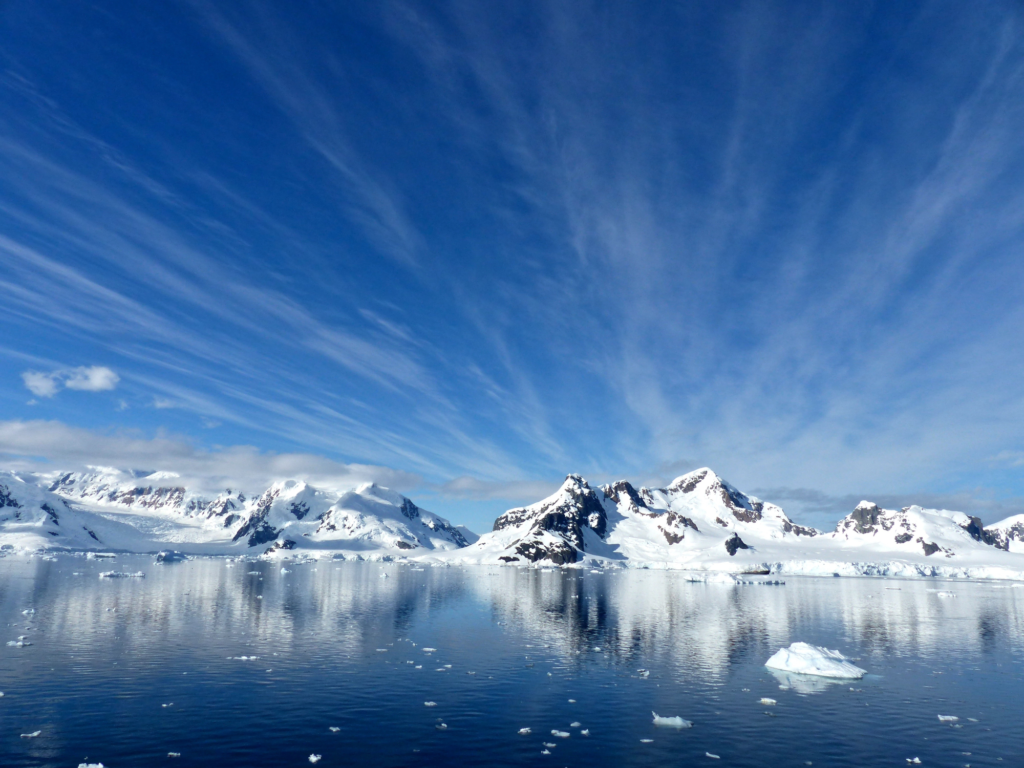 Cover image for the ESL video lesson plan Ghosts of The Arctic
