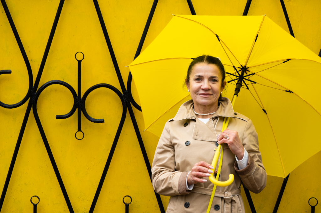 Cover image for the ESL video lesson plan How to Be Resilient