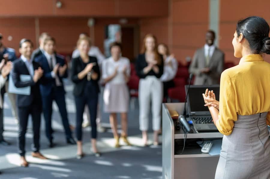Cover image for esl video lesson plan on effective communication and public speaking – ideal for B1–B2 students